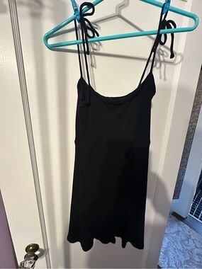 Forever 21 Black Spaghetti Strap Slip Dress